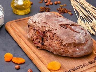 Хлеб десертный с орехами и сухофруктами