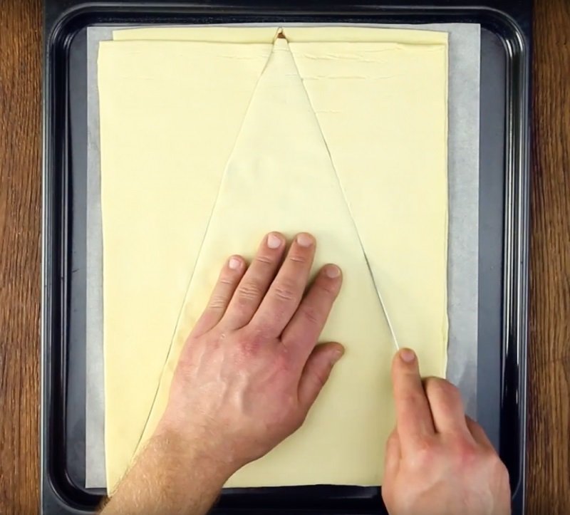 елка из слоеного теста фото