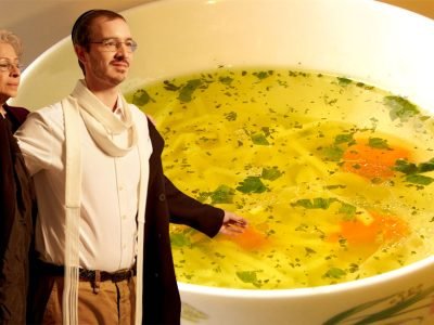 Еврейский суп из курицы с лапшой