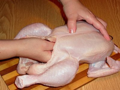 Фаршированная курица без костей