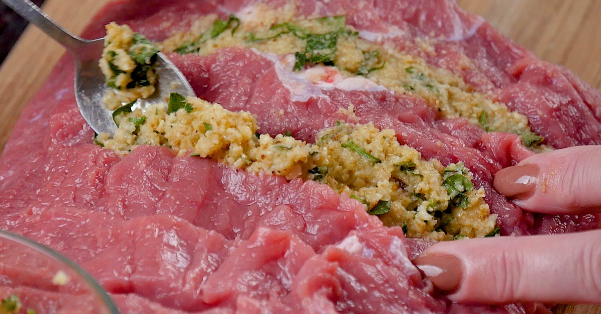 процесс фаршировки грудки