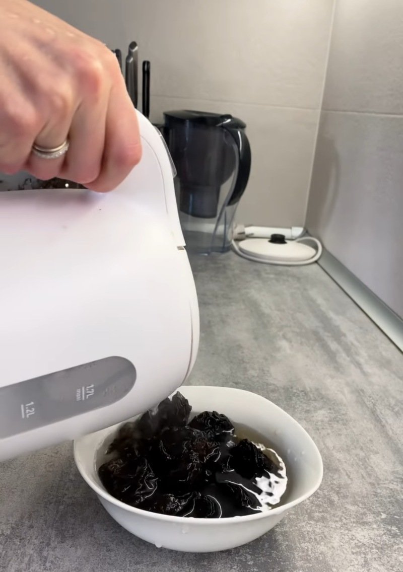 чернослив с водой