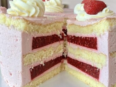 Французский малиновый торт «Фрамбуазье»