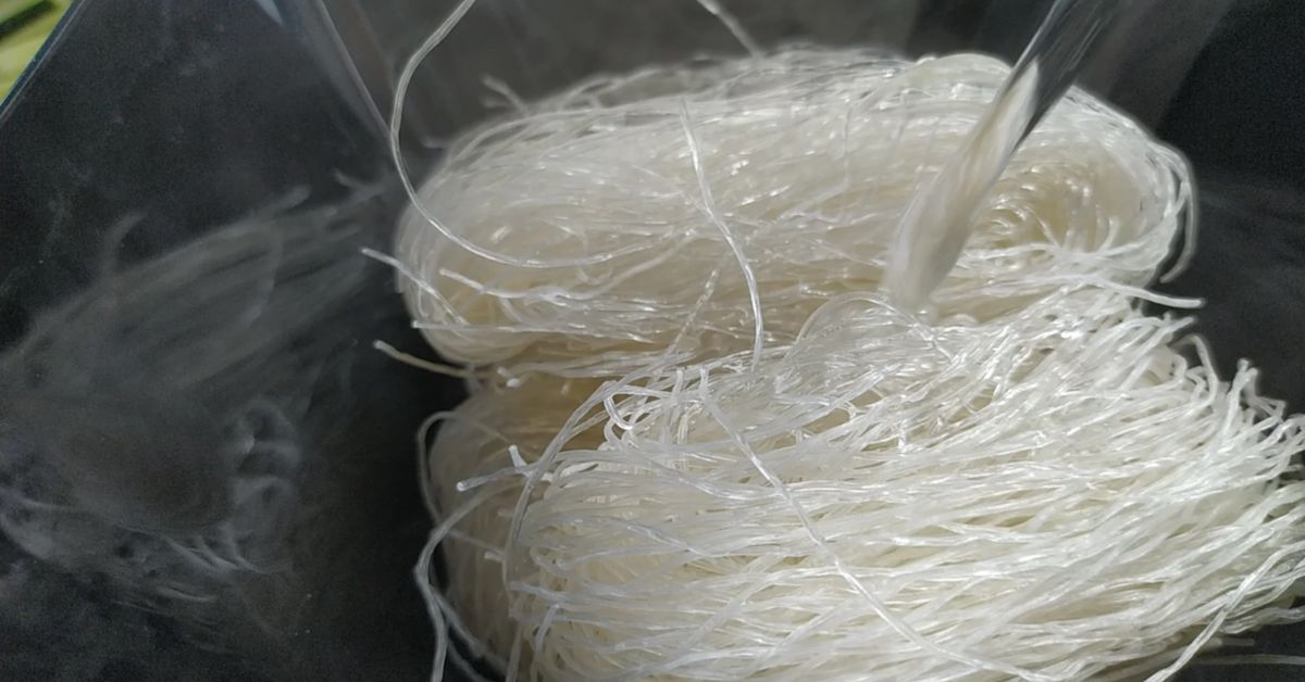 рисовая лапша с курицей