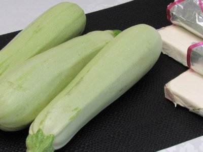 Горячие бутерброды с кабачком на сковороде