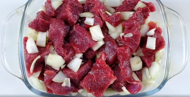 говядина с луком