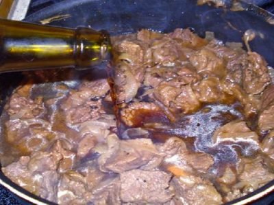 Говядина, тушенная в пиве