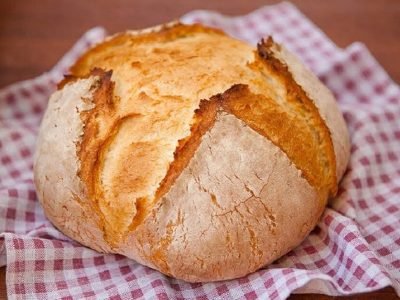 Греческий деревенский хлеб на дрожжах в духовке