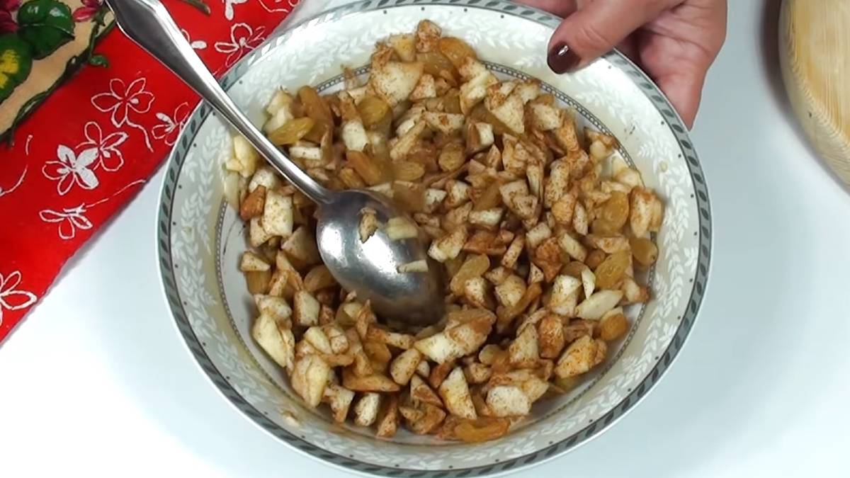 яблоки с изюмом