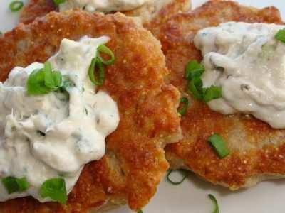 Гречневые оладьи с зеленым луком на завтрак