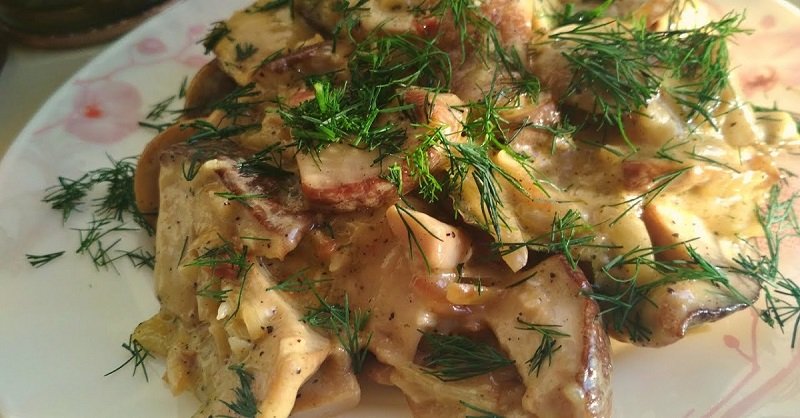 готовые грибы в сметанном соусе