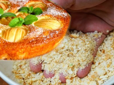 Грушевый пирог на сухарях