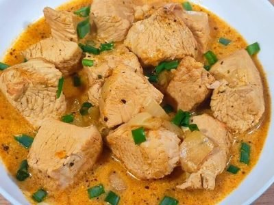 Гуляш из куриного филе