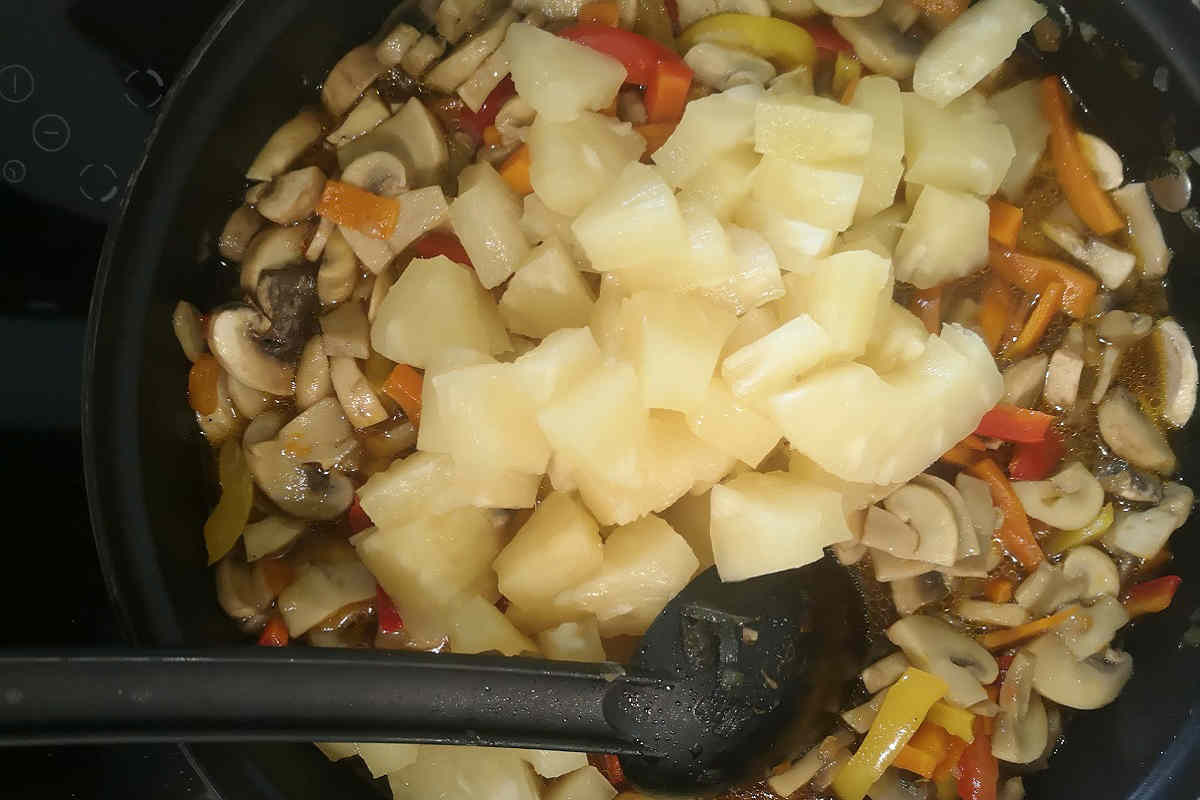 Как приготовить праздничный гуляш из свинины - Со Вкусом