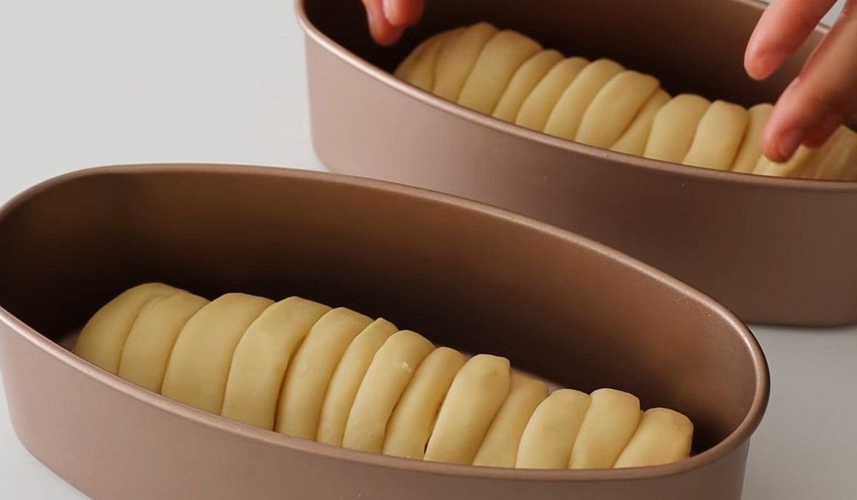 кусочки теста в форме