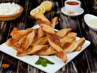 Хлебные палочки с корицей