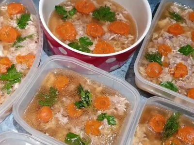Холодец из свиных ножек и курицы