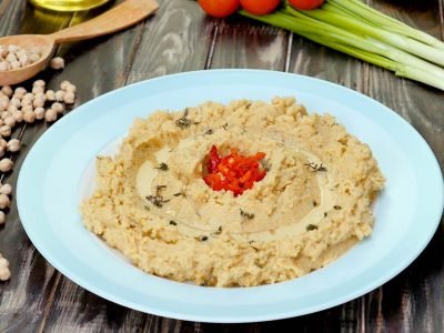 Хумус с печеным чесноком