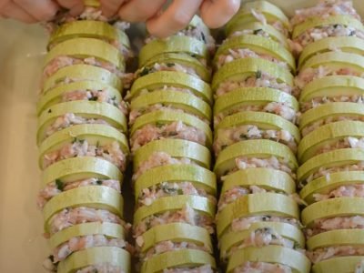 Запеченные кабачки с фаршем в духовке