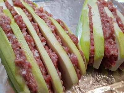 Сочные кабачки с фаршем и сыром в духовке