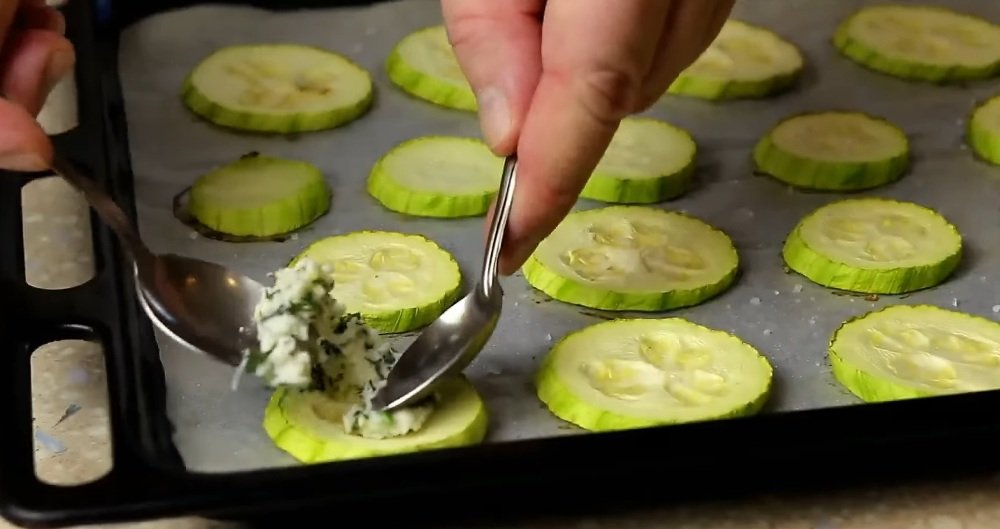 кабачки с сыром и чесноком