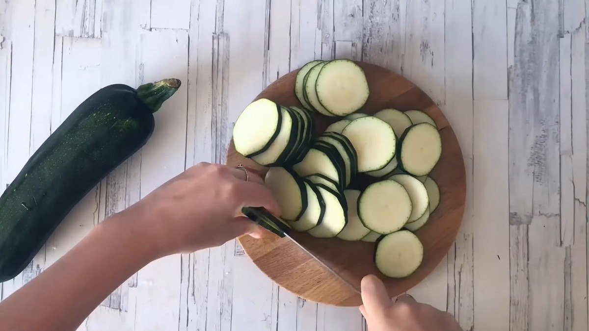 Кабачки с яйцом и сыром в духовке: рецепт запеканки - Со Вкусом