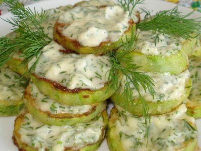 Кабачки в йогуртовом соусе