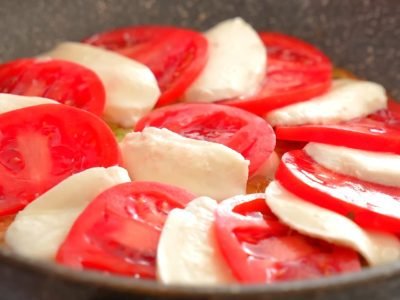 Кабачковая пицца на сковороде: рецепт быстрого завтрака