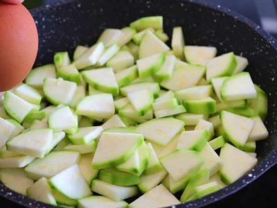 Кабачковая запеканка на сковороде