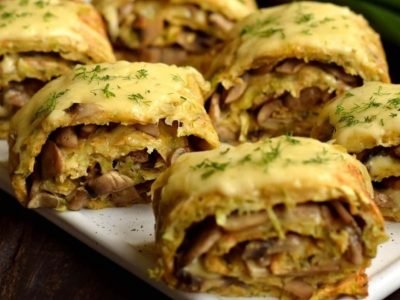 Кабачковый рулет с сыром и грибами