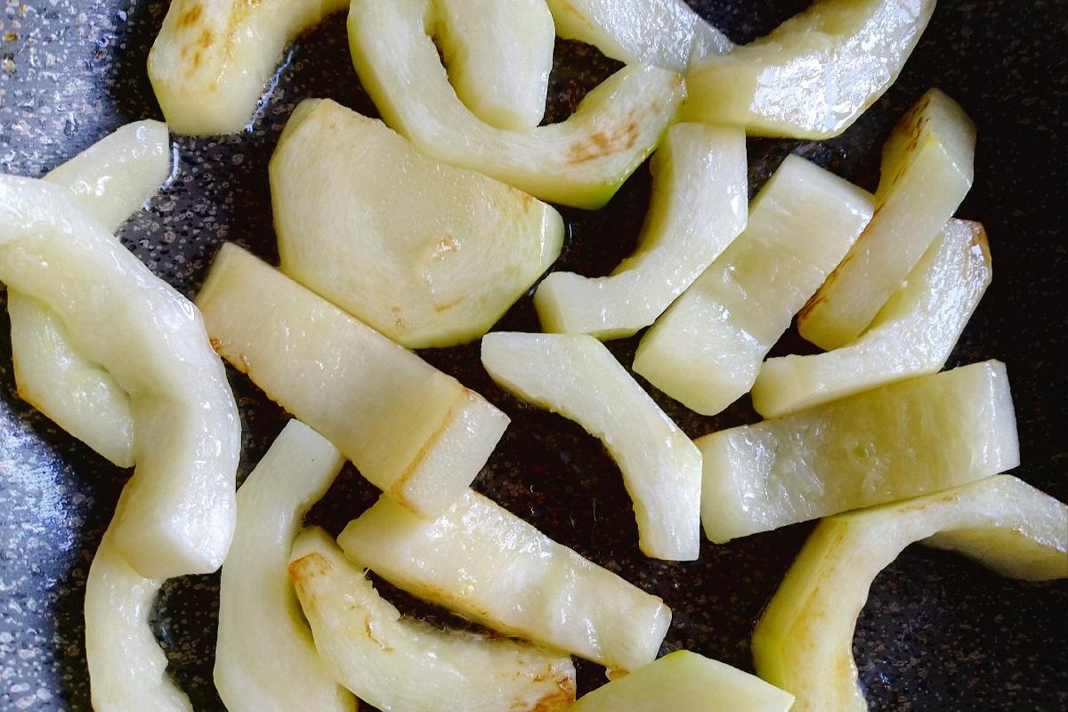 кабачки жареные на сковороде