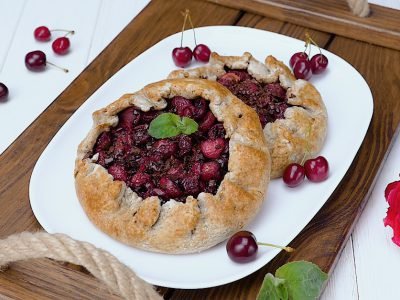 Как испечь галету с черешней