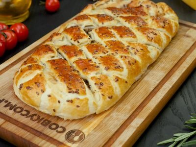 Как испечь пирог с грибами и орехами