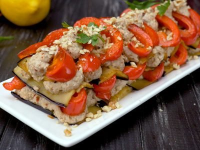 Как приготовить чесночно-ореховый салат