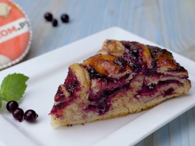 Как приготовить пирог со смородиной