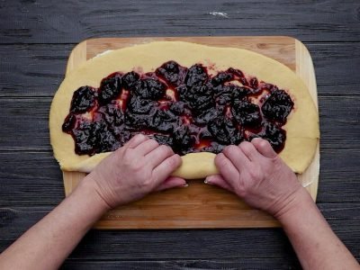 Как приготовить рулет с вареньем