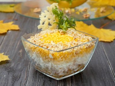 Как приготовить салат с бананами и курицей