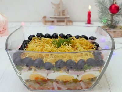 Как приготовить салат с мясом и огурцами