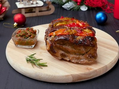 Как приготовить свинину с овощами в духовке