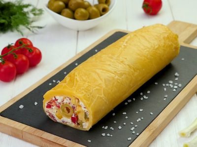 Как приготовить сырный рулет с начинкой