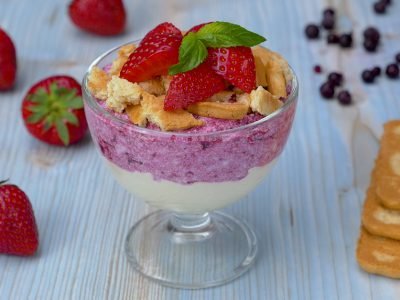 Как приготовить творожный десерт с ягодами