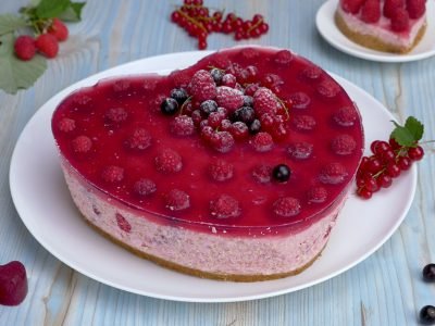 Как приготовить творожный торт с малиной без выпекания