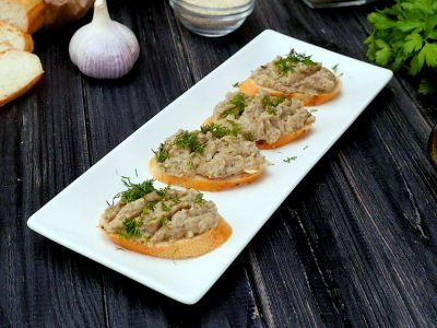 Как приготовить закуску из баклажанов с чесноком