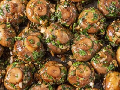 Как запечь целые шампиньоны в духовке