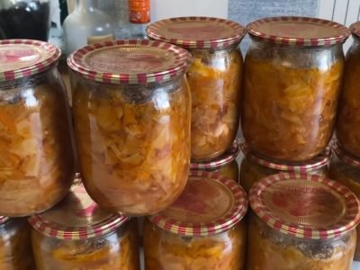 Тушенная капуста с салом в банках
