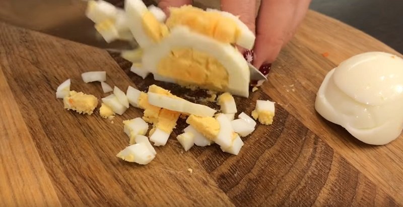 нарезка яиц