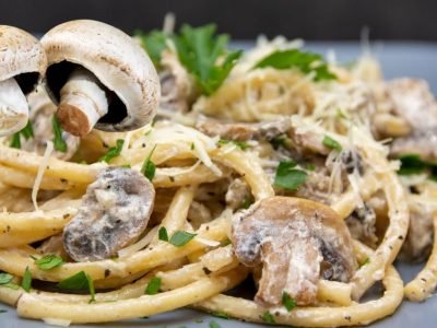 Сливочная карбонара с грибами