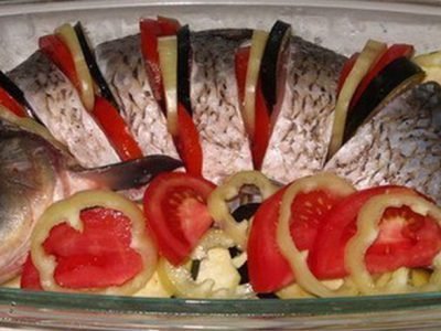 Карп с овощами