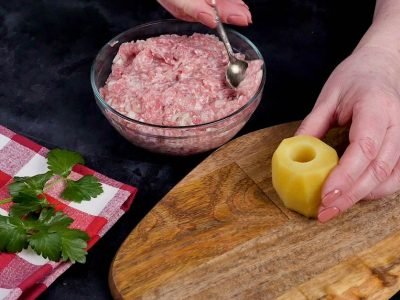 Картофель, фаршированный мясом