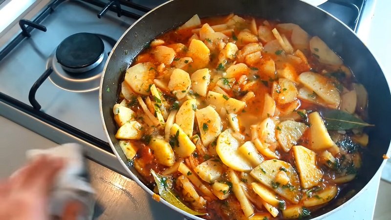 готовый картофель по-венгерски